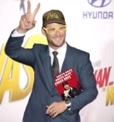 Chirs Hemsworth Dresses as Phil Hellmuth