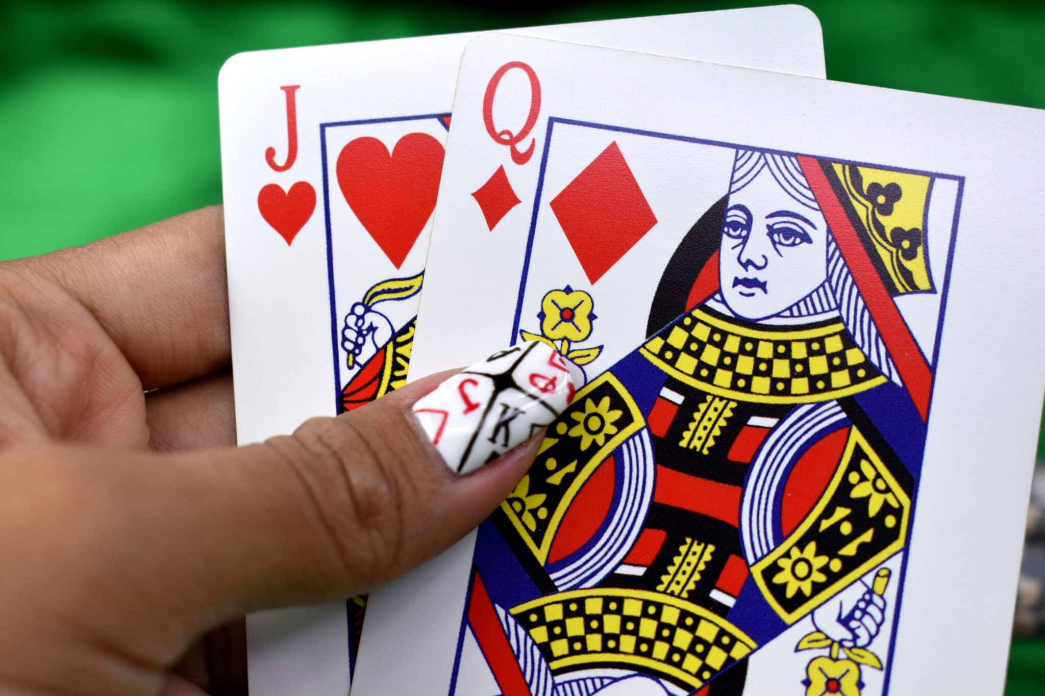 Poker Hand Strategy: How To Play High, Medium & Low Value Hands